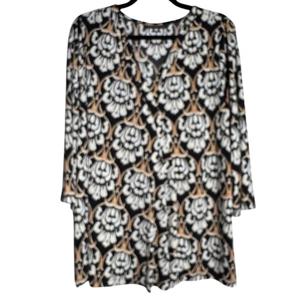 Lane Bryant Tops - LANE BRYANT Pull Over Top Black Cream Gold Size 18 - 20